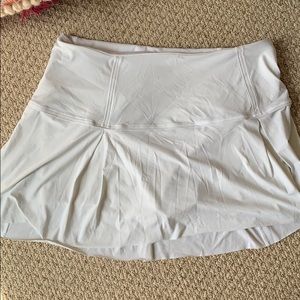 Lululemon skirt size 8 reg